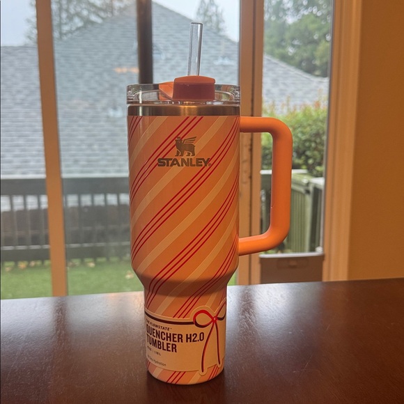 Holiday Exclusive Stanley 30oz Tumbler & Ornament Keychain Strawberry Twist - Picture 2 of 3